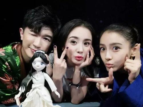 在娱乐圈的闺蜜吃瓜小说